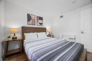 Bloomfield Pittsburgh F Stylish Cozy Private Bedroom, Shared Bathroom, with Free Parking