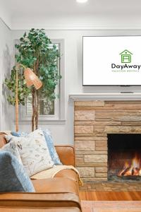 Robbins Nest - Linden Hills - Walk to Creek Trail