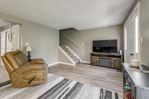 Townhome 10 Mi to WPAFB and Dayton!