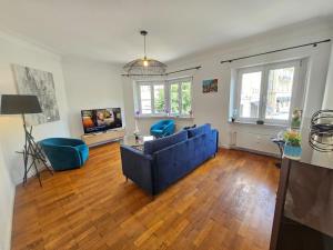 Ideal city stay 1BR near train station-GAR15