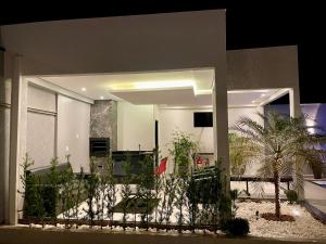 Casa térrea com piscina