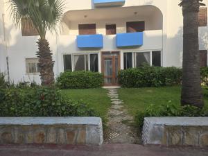 Apartment right on the beach