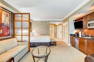 MGM 1-BR Condo by 03821