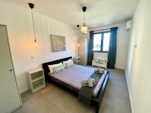 Spacious, Newly Renovated, Marina Views Apartment Pula