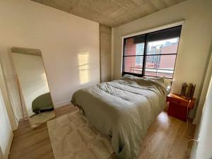 Cozy apartment-Old Port Montreal