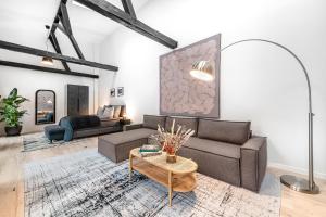 Mitte Loft group & family friendly, 150m2, 2BRs, 2Bathrooms, living & dinning room , 4 - 8 Guests