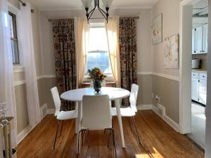 Home Away from Home Stay - 2 Bedroom,1 Bathroom - Near Capitol Hill