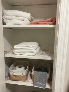 Home Away from Home Stay - 2 Bedroom,1 Bathroom - Near Capitol Hill