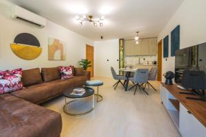 Einik Luxury Apartments