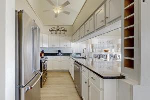 Commodores Retreat 404