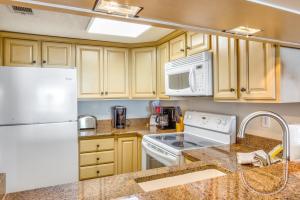 Ocean Breeze East 702