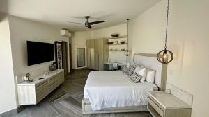 Unit 168- Casa Sangria - OCEANFRONT - Fully Renovated