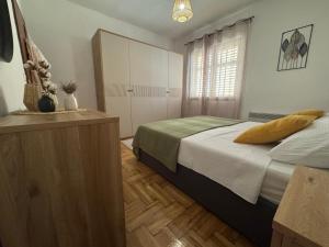 Apartments with parking space Kraj, Pasman - 8372