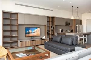 Spacious Modern Condo On Marina by Medano Beach Jacuzzi WiFi