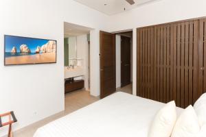 Spacious Modern Condo On Marina by Medano Beach Jacuzzi WiFi