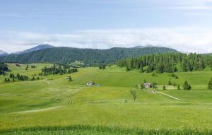 2 Bedroom Awesome Apartment In Cinte Tesino