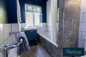 Stylish 5 bed home in Beeston