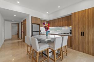 Magnificent view from the floor 26