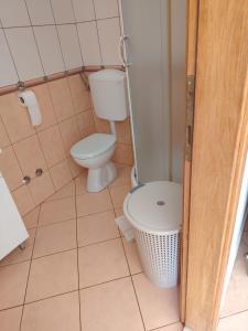 Apartments with WiFi Makarska - 20727