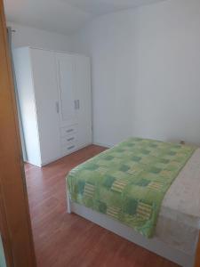 Apartments with WiFi Makarska - 20727
