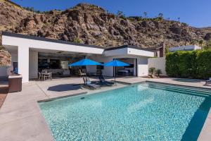 3rd Rock by ACME House Company