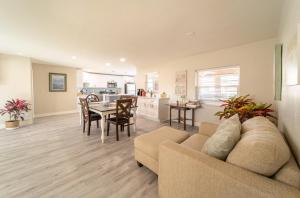 Almost Sanibel Fort Myers Duplex Near Sanibel