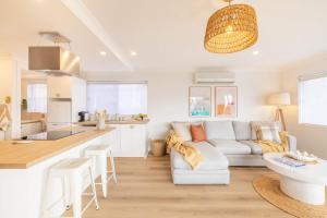 Bay Getaway, 1, 65 Ronald Ave - recently renovated unit water views