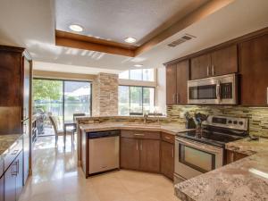 Mountain View Oasis at PGA West by Acme House Company