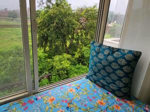 Home Stay with Giriraj View I On Parikrama Marg I 5 mins to ISKCON & Daan Ghati