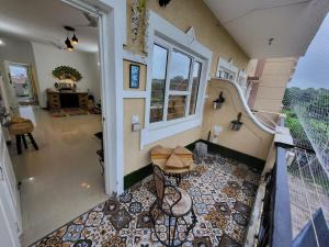 Home Stay with Giriraj View I On Parikrama Marg I 5 mins to ISKCON & Daan Ghati