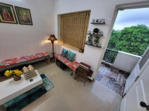 Home Stay with Giriraj View I On Parikrama Marg I 5 mins to ISKCON & Daan Ghati