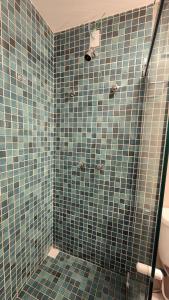 Apartamento com elevador e vaga no Cônego