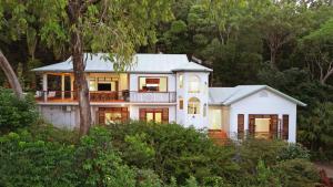 The Ferns Villa Serene Retreat with Ocean Views