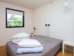 6 person holiday home in Højby-By Traum