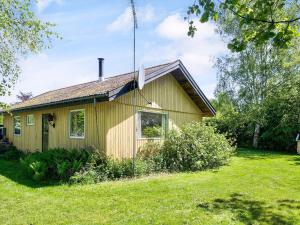 6 person holiday home in Højby-By Traum