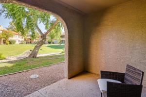 3 Mi to Talking Stick Condo with Community Perks!