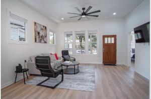 3BR3BA Urban Escape Just Minutes From Downtown