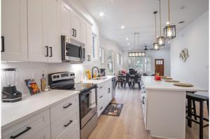 3BR3BA Urban Escape Just Minutes From Downtown