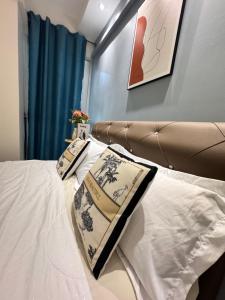 S16-03 Metrocity Square Condominium - 3R2B - 8 Pax