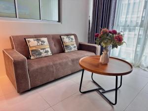 S16-03 Metrocity Square Condominium - 3R2B - 8 Pax