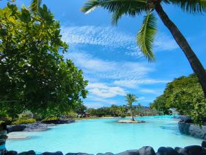 Studio w pool & balcony, city & mountain view Mactan airport