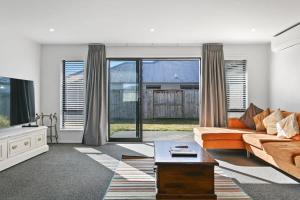 Huka Falls Getaway (Family escape)
