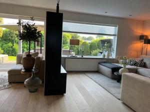 Countryside view bungalow near dunes