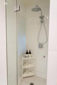 Adelaide CBD Gem with modern facilities and Super Central
