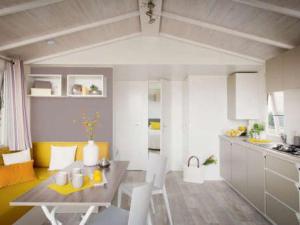 Mobil home avec terrasse pour 4 personnes à Meyrueis - API-1-52-432