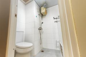 Quintessa Room at Candiland Apartment