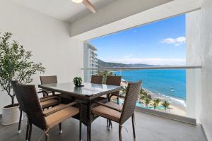 Beachfront, luxurious, with amazing view