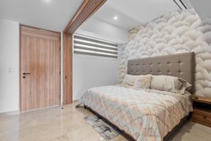 Beachfront, luxurious, with amazing view