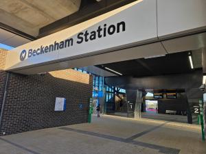 Retro Bar Themed Spacious Studio room