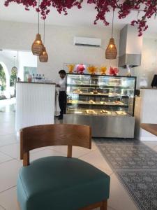 Santorini Blue Sapphire - Luxury 3BR Theme Park Resort Apartment - Negombo